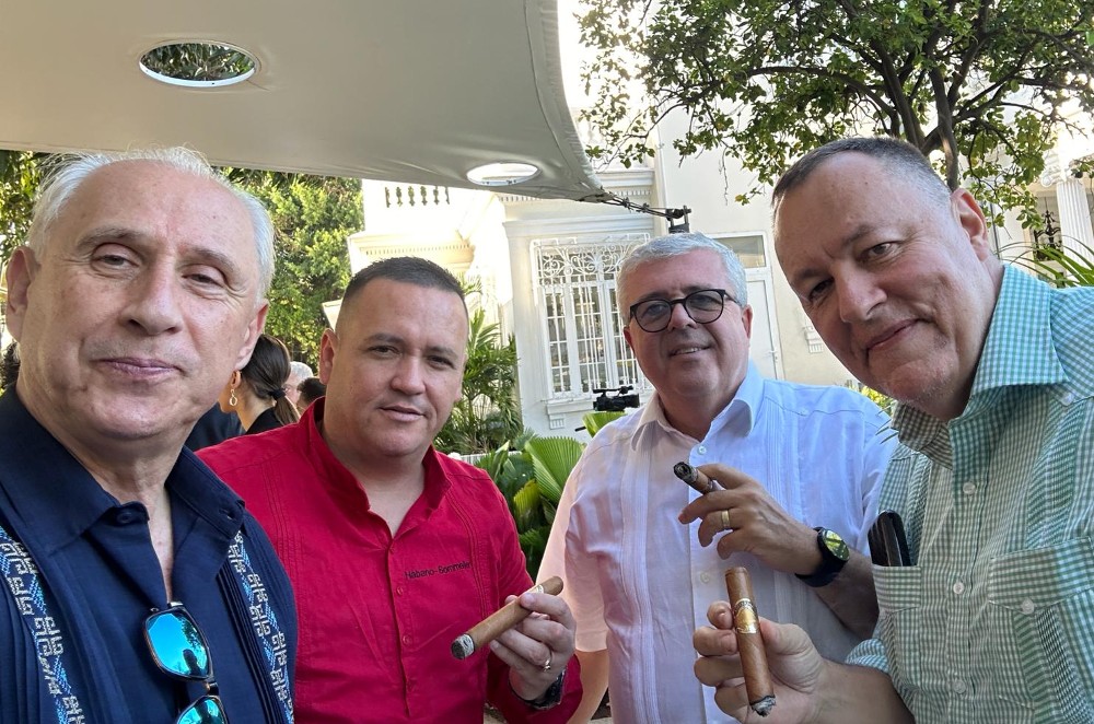 Habanos S A Presenta La Vitola San Crist Bal De La Habana