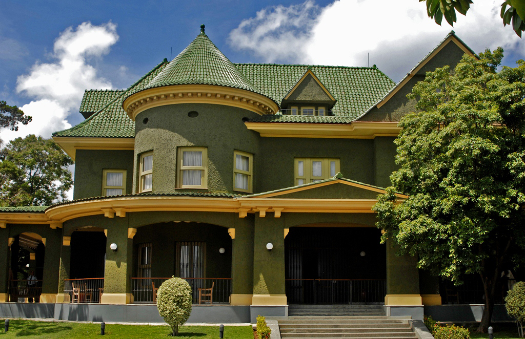 La Casa de las Tejas Verdes: Un ícono habanero entre historia y arquitectura