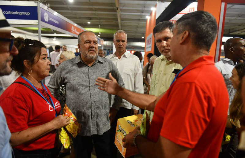 El sector turístico debe seguir recuperando su competitividad, ya que sus beneficios impactan directamente en el pueblo, afirmó Manuel Marrero Cruz, Primer Ministro.