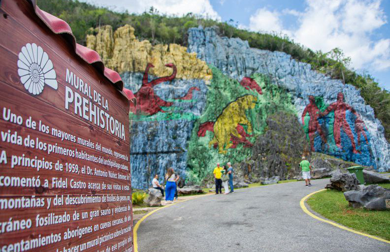 Mural de la Prehistoria