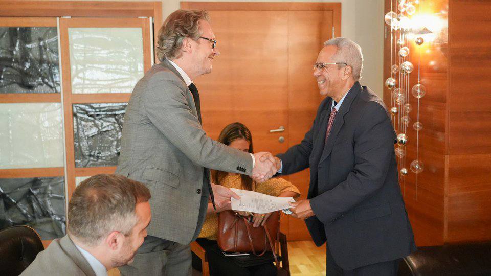 Cuba y Serbia exploran alianzas comerciales clave