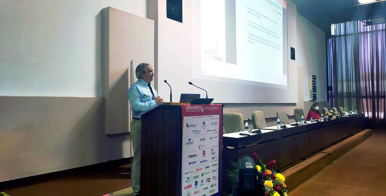 Conferencia magistral La inteligencia artificial en la transformación de la sociedad en Informática 2022