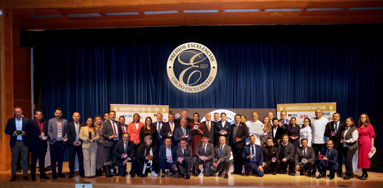 Grupo Excelencias entrega los Premios Excelencias 2023 en Fitur
