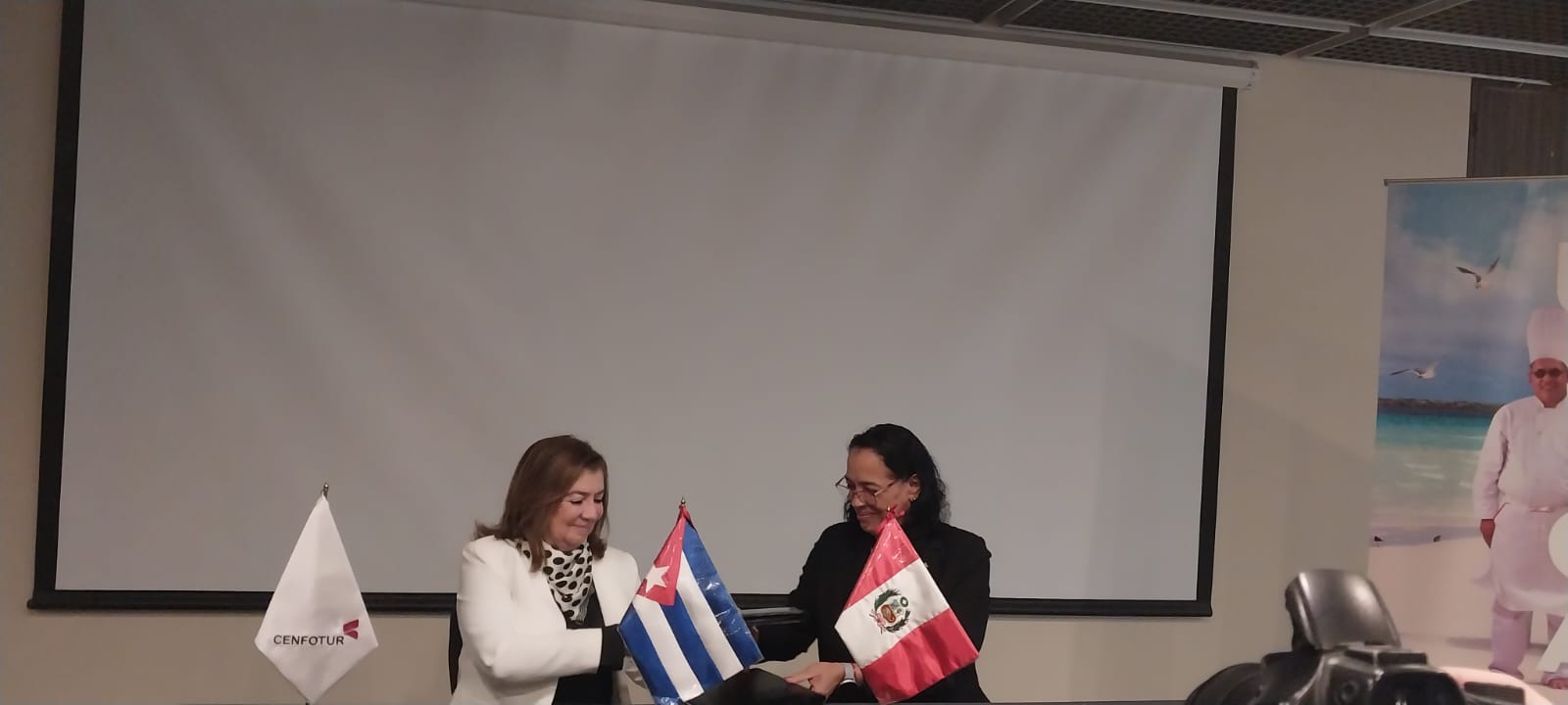 Perú y Cuba unen fuerzas para la formación turística