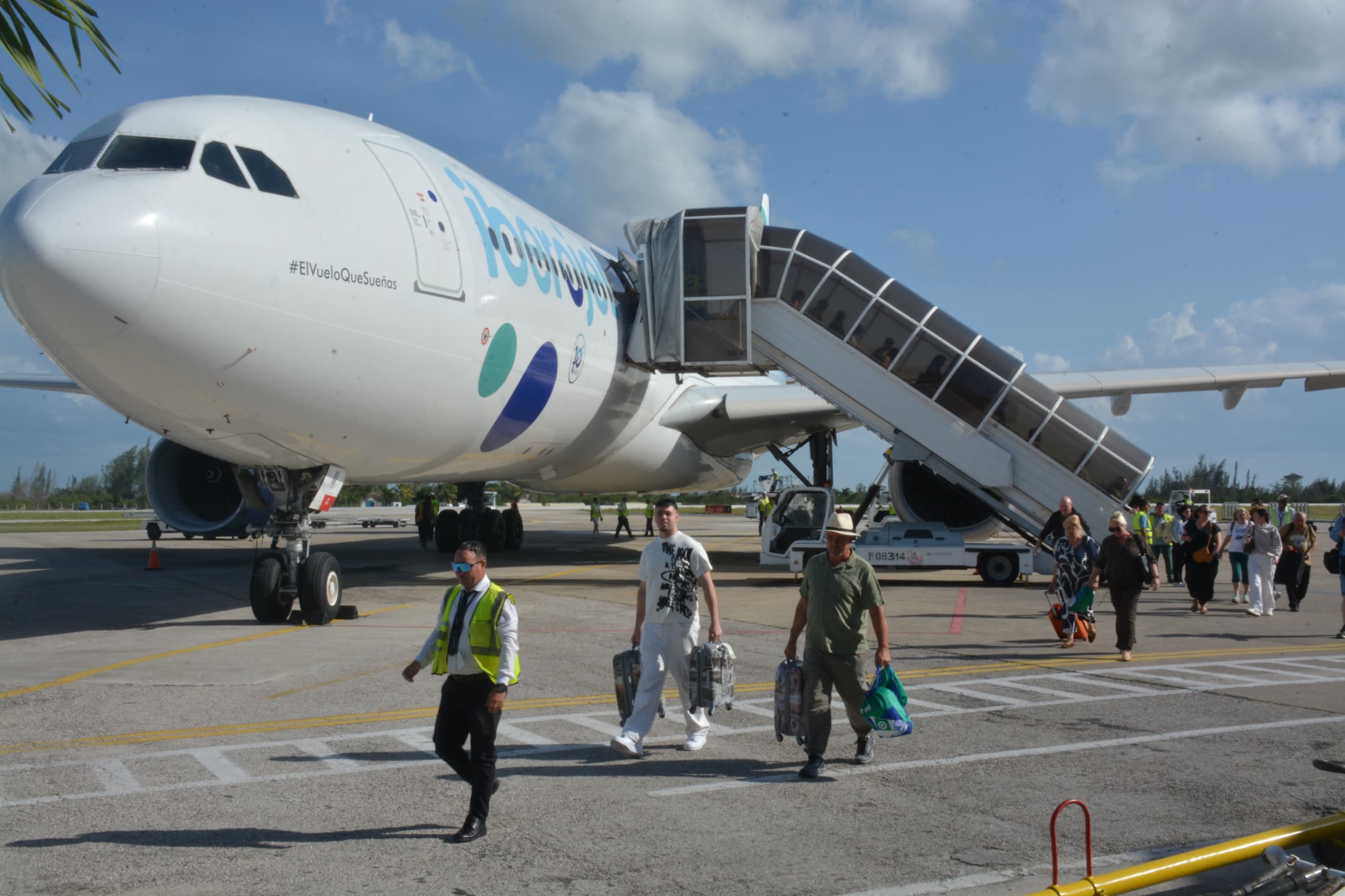 Santa Clara y Madrid unidas por nuevo vuelo semanal de Iberojet