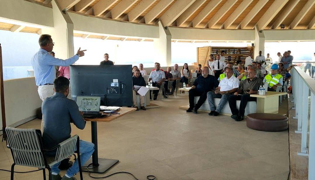 Evalúa Primer Ministro próxima apertura del Hotel Meliá Trinidad Península