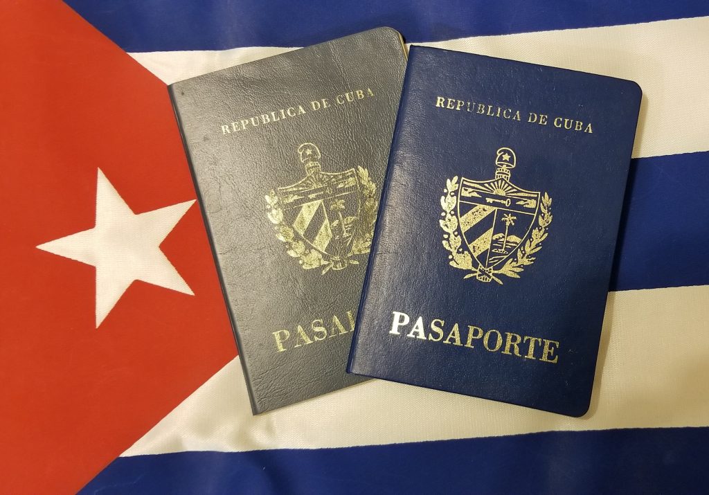 Aclaran dudas sobre nuevas medidas en torno al pasaporte cubano