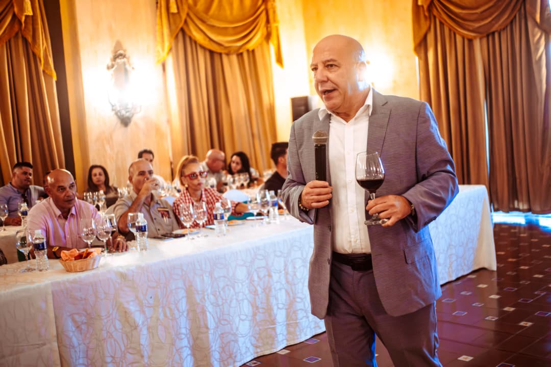Alejandro Herrera, Habanosommelier y co propietario del restaurante Costa Vino