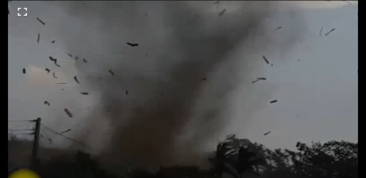 Dos momentos del Tornado débil 1