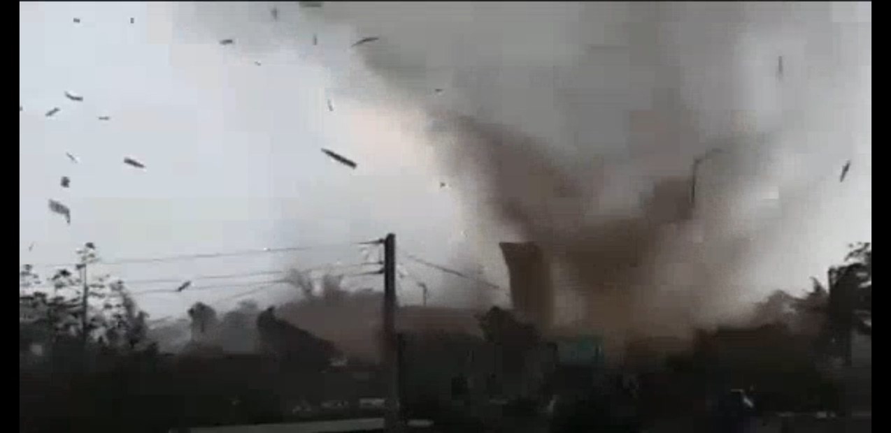 Dos momentos del Tornado débil 2