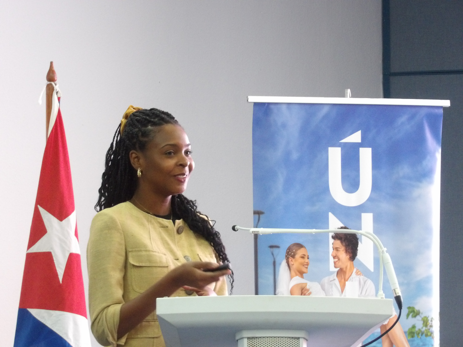 Ministerio de Educación, representado por la MSc. Ginette del Rosario