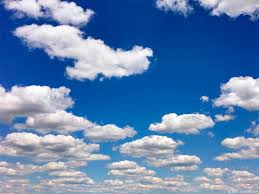 Nubes de desarrollo vertical:  Cúmulus Húmilis que son nubes de buen tiempo