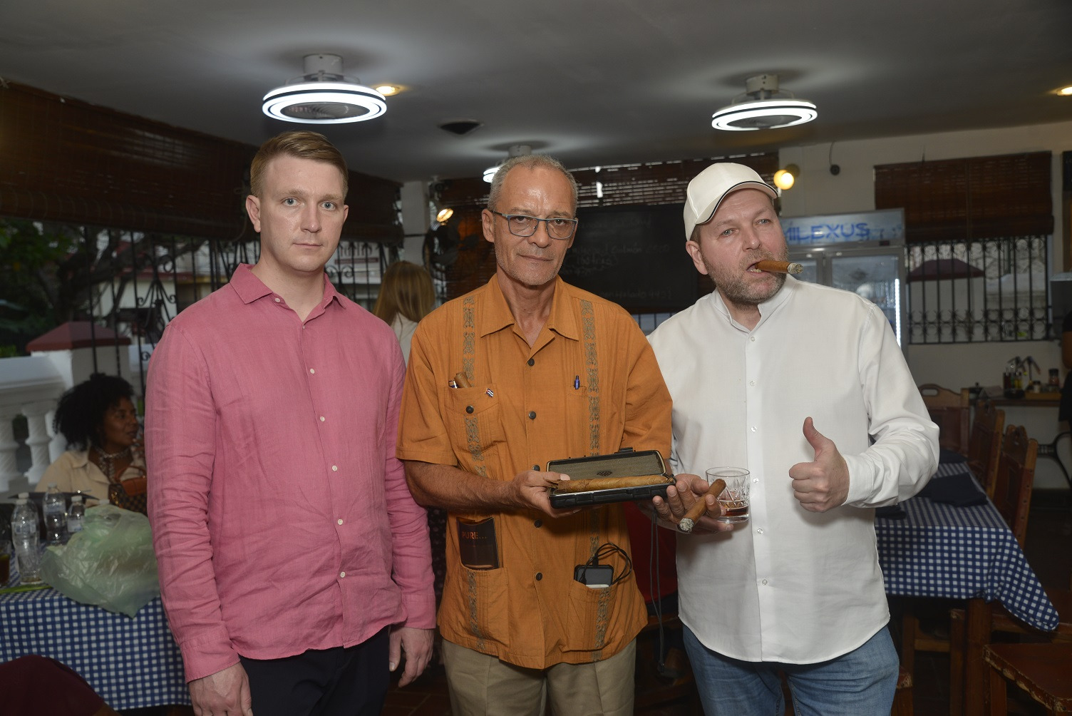 De izquierda a derecha: Dmitry Zakrzhevski, Yuri Brizuela, artífice y organizador del evento; y Dmitry Drutsa.