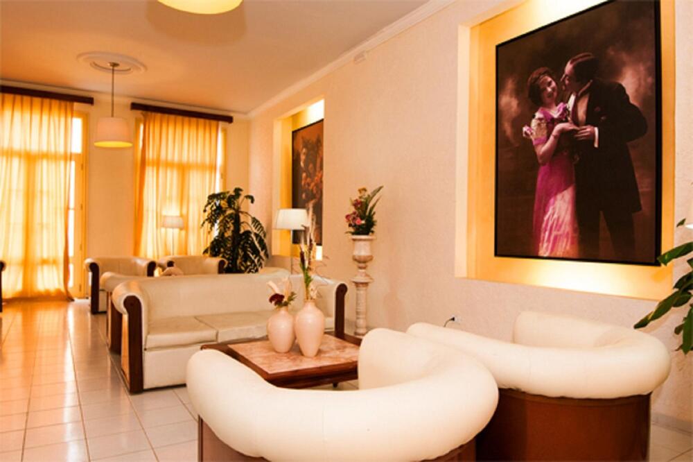 Hotel La Ronda