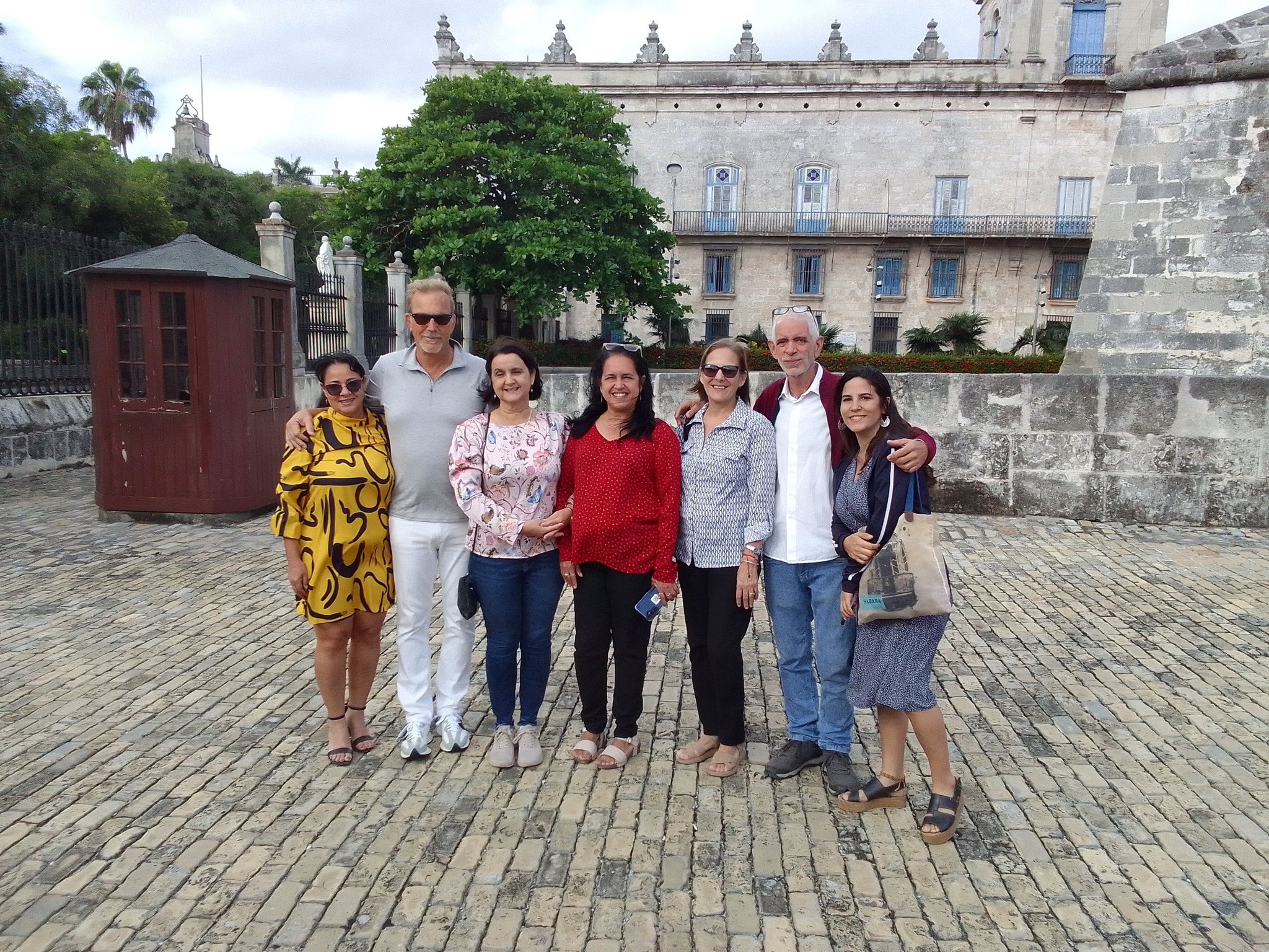 Kevin Costner nuevamente de visita en Cuba 