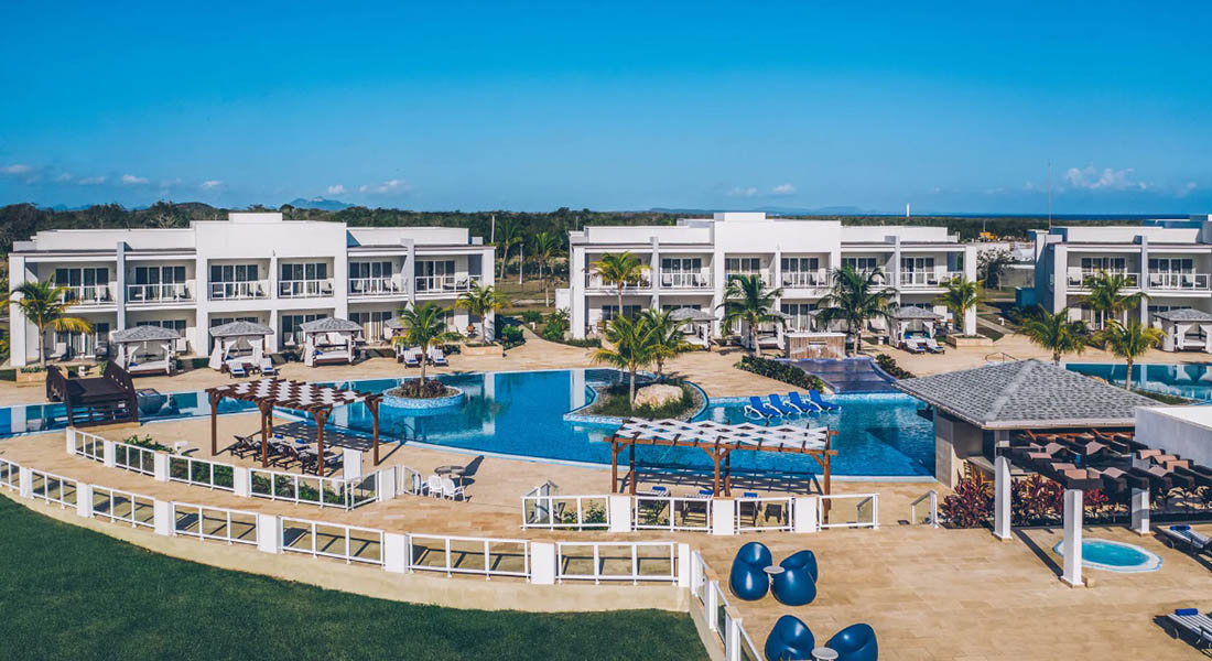 Gran Muthu Almirante Beach