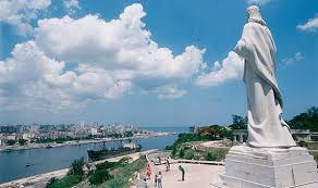 El Cristo que observa a La Habana