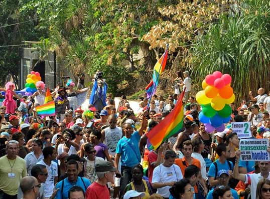 Marcha festiva en Jornada Cubana contra la Homofobia