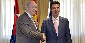 Encuentro entre el ministro de Industria, Energía y Turismo, José Manuel Soria, y el ministro cubano de Comercio e Inversiones, Rodrigo Malmierca Husa, Roca y Pullmantur desembarcan en Cuba