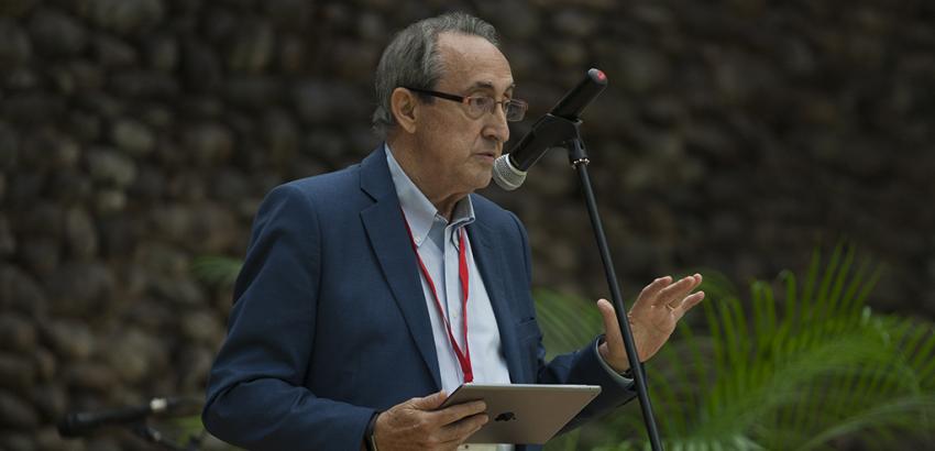 Julio Valles, Presidente de la Academia de Gastronomía de Castilla en Seminario Excelencias Gourmet Historias y tendencias de tapas en Seminario Excelencias Gourmet