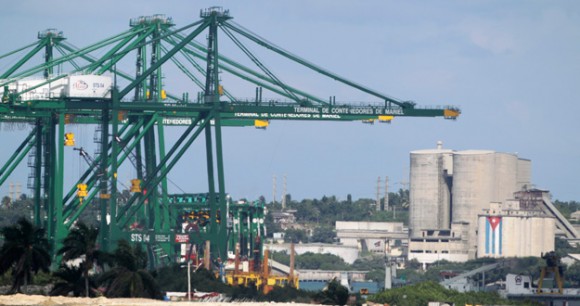 Inversionistas extranjeros interesados en puerto cubano de Mariel