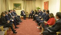 Raúl Castro se reúne con empresarios de EE.UU. Raúl Castro examina cooperación con Presidente y empresarios estadounidenses