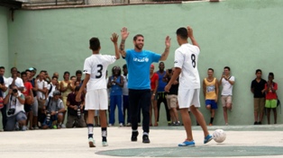 Fotos: Rosy Amaro Futbolista español Sergio Ramos visita a los niños cubanos