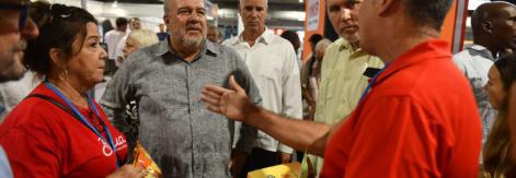 El sector turístico debe seguir recuperando su competitividad, ya que sus beneficios impactan directamente en el pueblo, afirmó Manuel Marrero Cruz, Primer Ministro. 