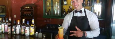 José Luis Rubín Hernández, cantinero del bar El Cambio de la Empresa Extrahotelera Palmares, sucursal Camagüey