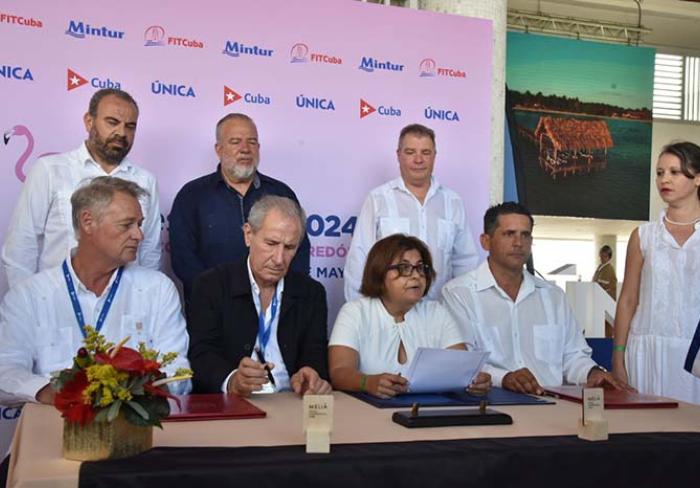 FITCuba 2024: Gran Caribe y Cubanacán S.A. sellan contratos de administración con Meliá Hotels International y Muthu