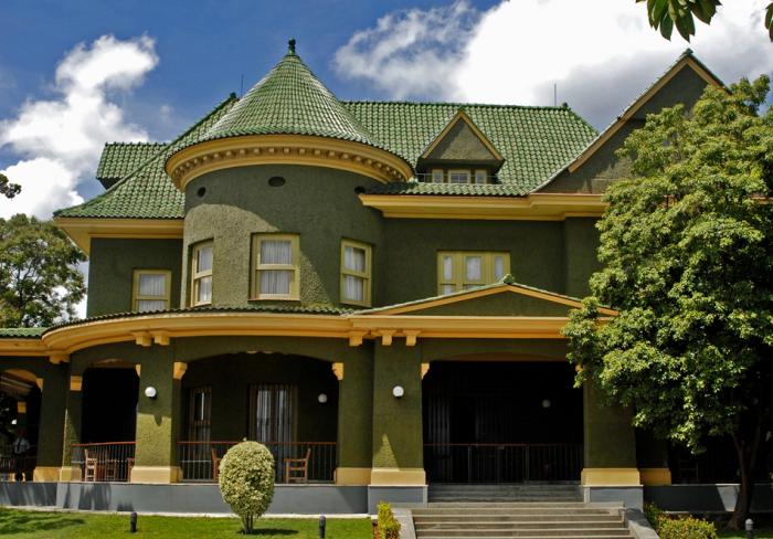 La Casa de las Tejas Verdes: Un ícono habanero entre historia y arquitectura