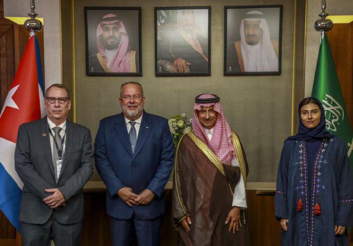 Cuba y Arabia Saudita firman memorando para desarrollo turístico
