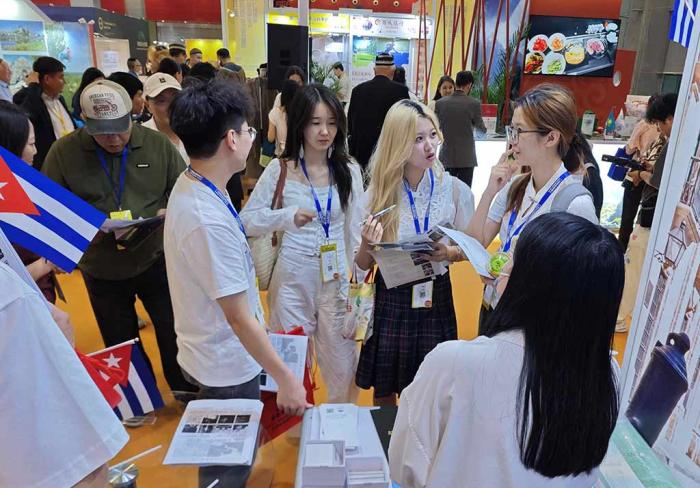 Cuba despliega su encanto caribeño en la Feria de Viajes de Guangzhou