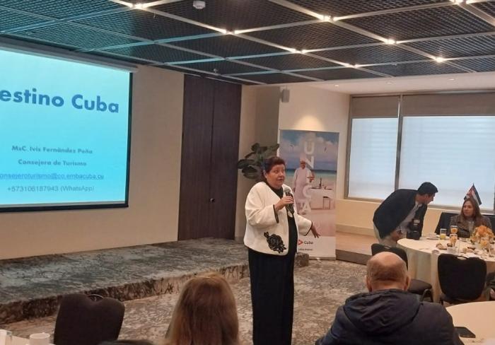 Cuba Única visitó Lima