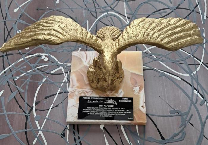 Lizt Alfonso recibe Premio Internacional Gaviota en México
