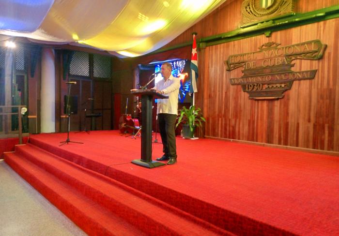 Jesús Pérez Balsa, presidente de Gran Caribe, en la premier del Documental histórico por el 95 Aniversario del Hotel Nacional de Cuba.