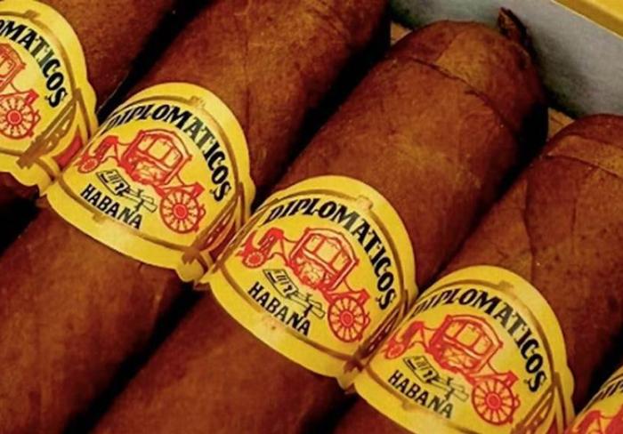 Presentan en Bulgaria nuevo puro Diplomáticos Cancilleres