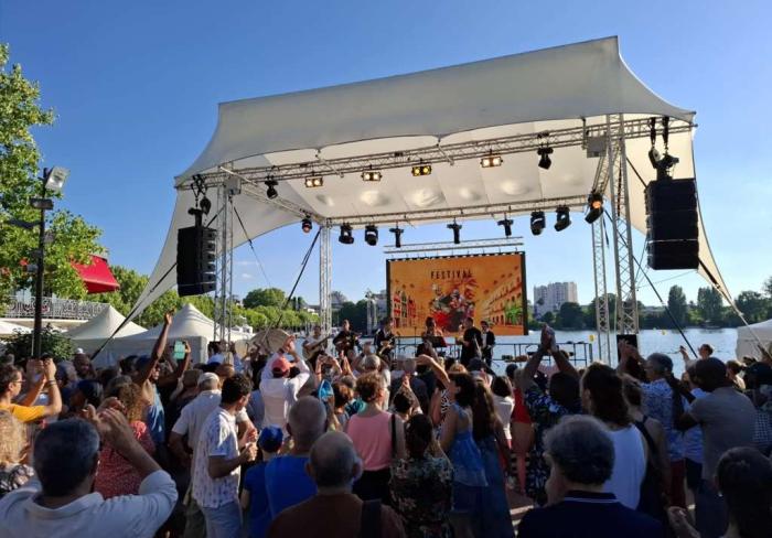 Cuba electriza París con son y conga en Festival Caribeño