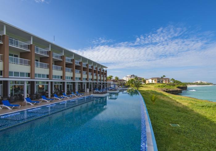 Hotel Playa Vista Azul refuerza su posición en Varadero