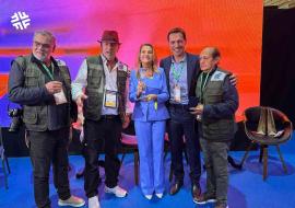 Entrega reconocimiento Red Internacional de Periodistas Latinos de Turismo