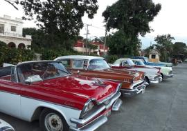 Autos antiguos en Santiago de Cuba: Un viaje a través del tiempo  