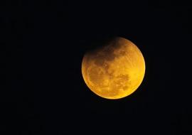 Eclipse lunar