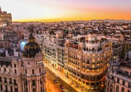 Turismo internacional alcanza récord en 2025 con crecimiento global del cuatro por ciento