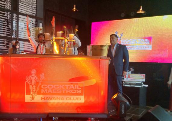 Alejandro Fleites Socarrás y Mario Luis Acosta Batista, ganadores de la final Cuba del Havana Club Cocktail Maestros.