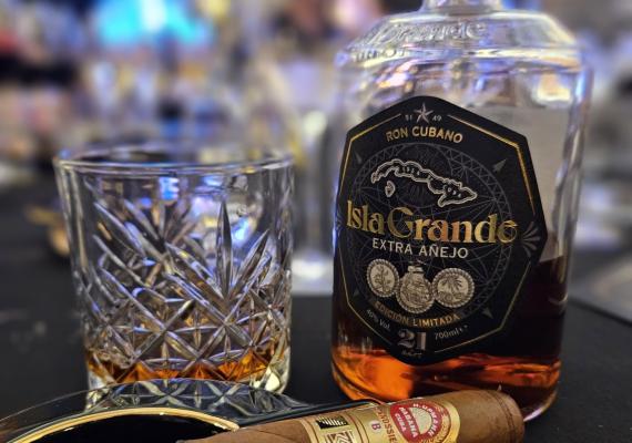 Ron cubano deslumbra en exclusivo evento italiano