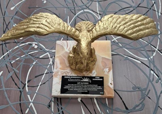 Lizt Alfonso recibe Premio Internacional Gaviota en México
