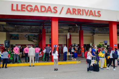 Cuba impulsa rutas con escalas para turistas canadienses
